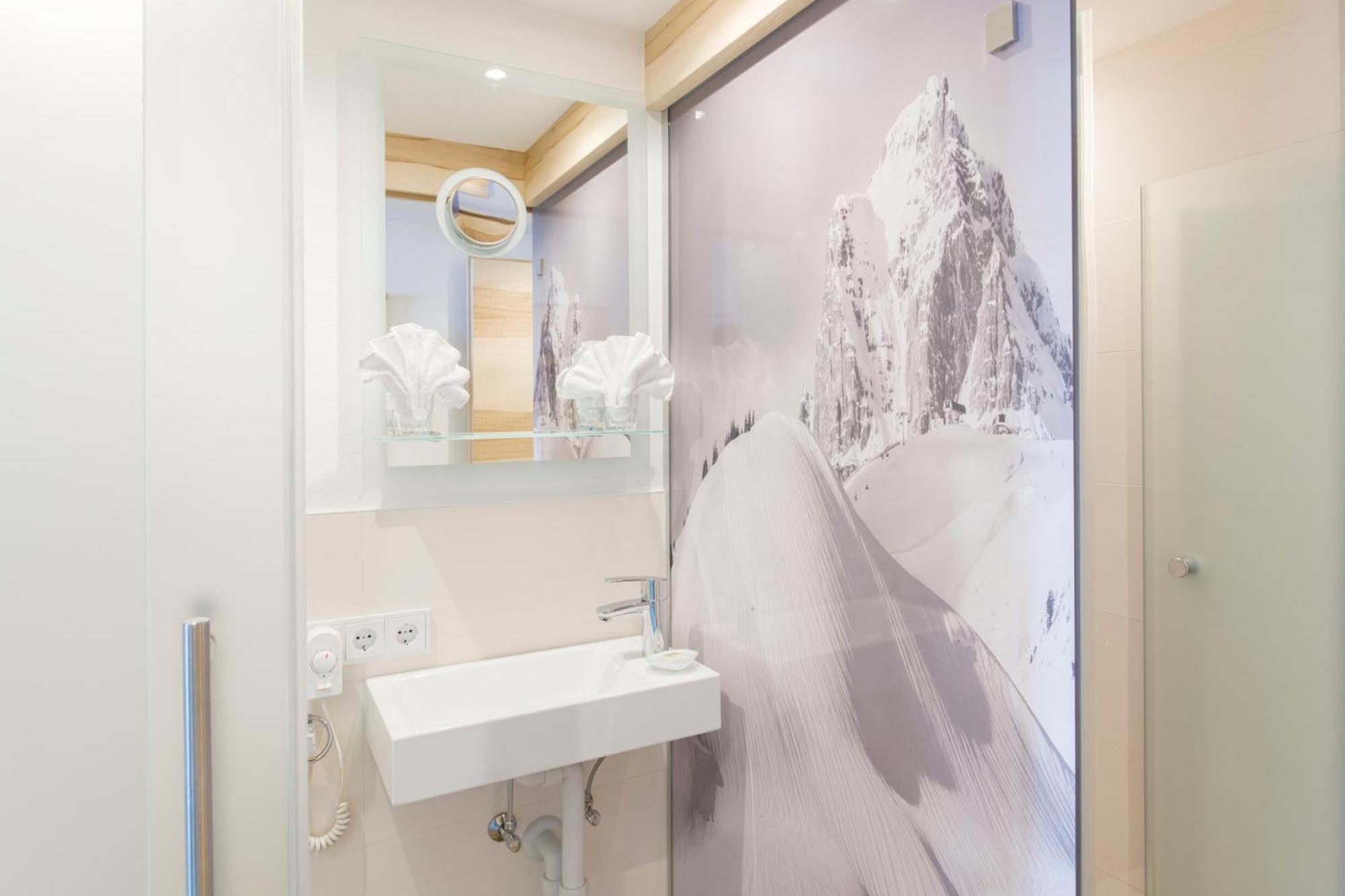 Hotel Anemone Lech am Arlberg Room photo