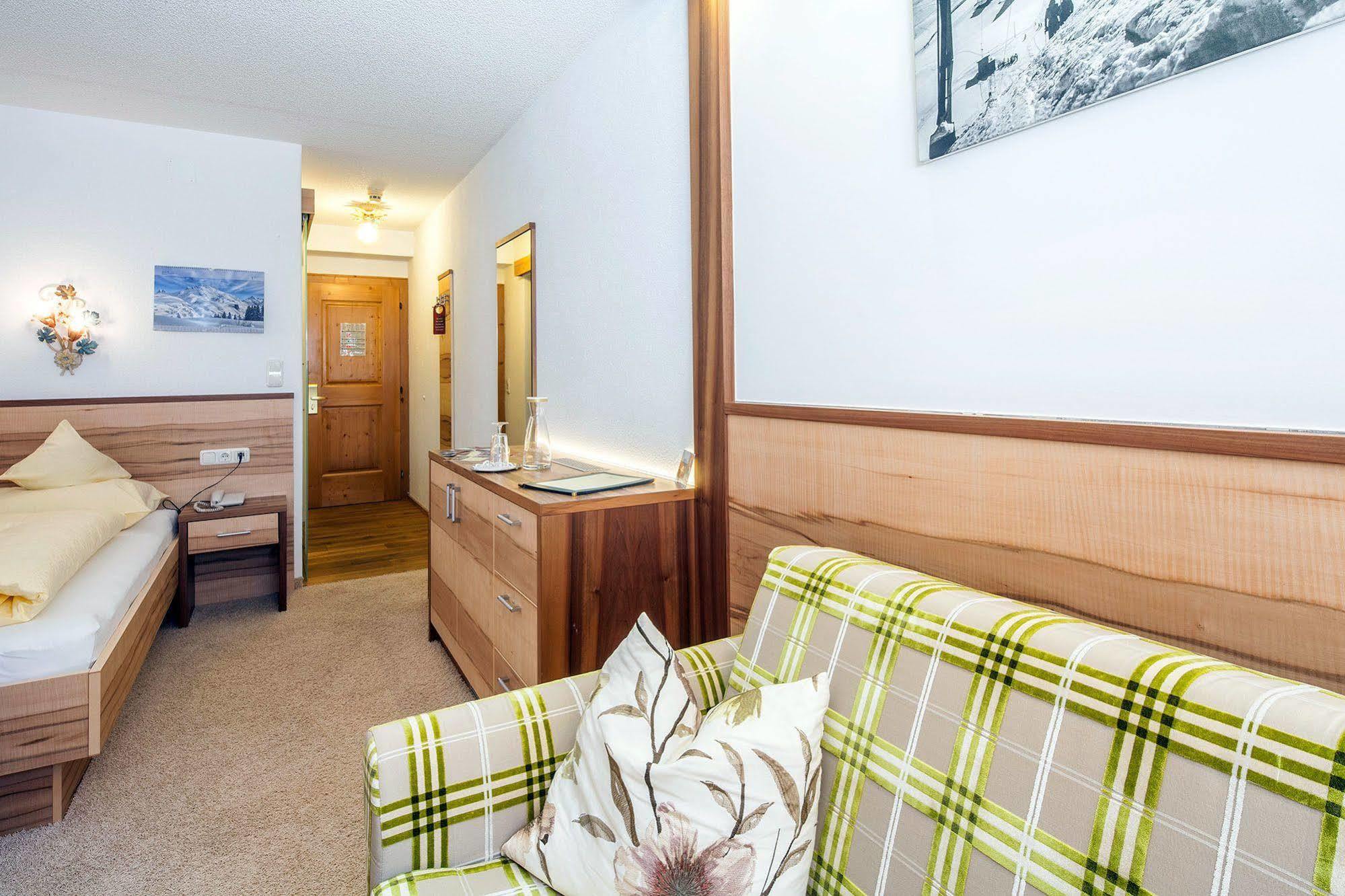 Hotel Anemone Lech am Arlberg Exterior photo