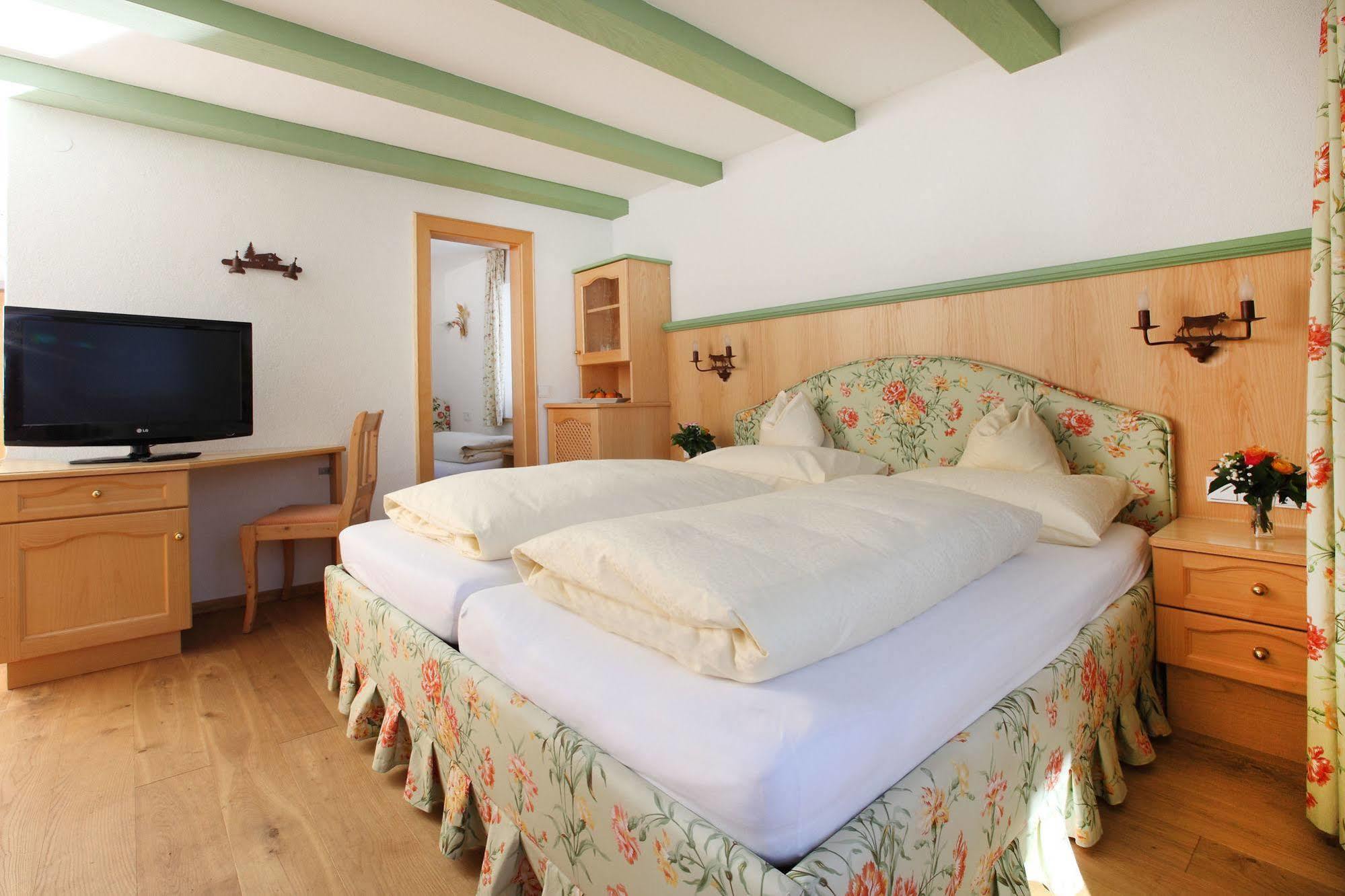 Hotel Anemone Lech am Arlberg Exterior photo